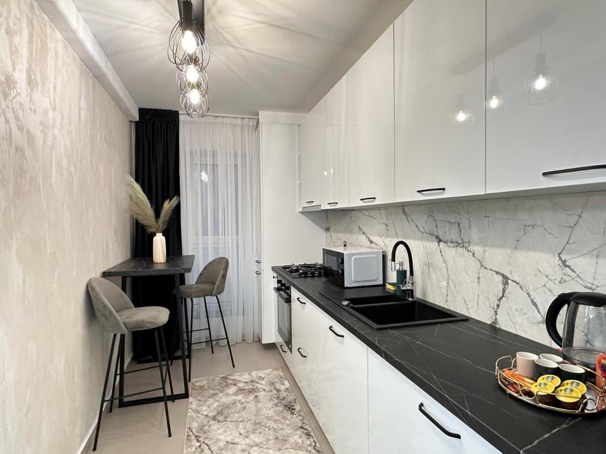 Urban Luxury Flats - Cozy Apartments At Coresi Mall #Брашов Экстерьер фото