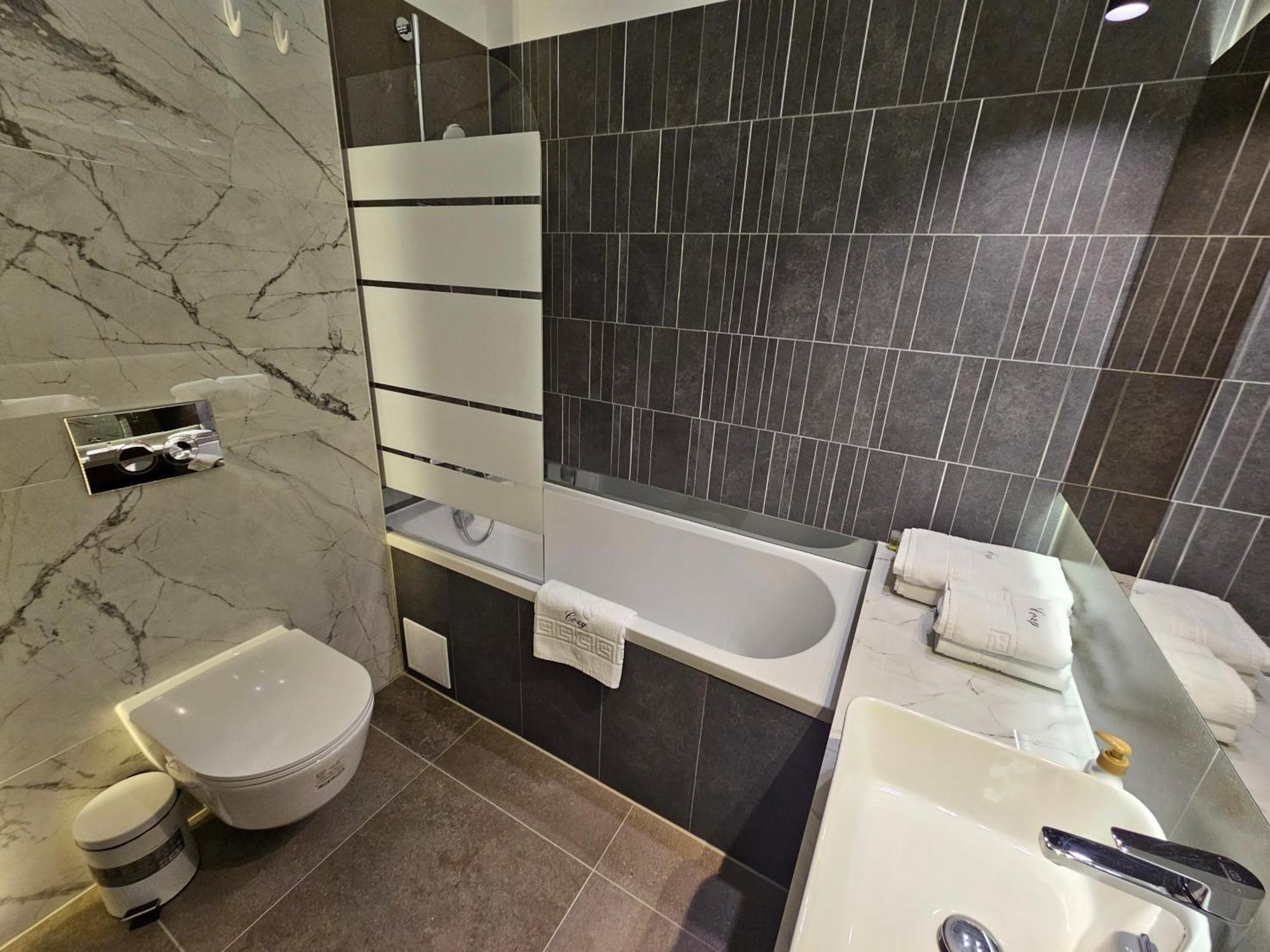 Urban Luxury Flats - Cozy Apartments At Coresi Mall #Брашов Экстерьер фото